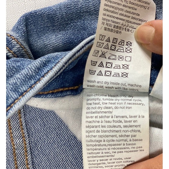 Calvin Klein Jeans Womens Size 31 (30) Mid Rise Cropped Stretch Light Wash Blue - Picture 12 of 12